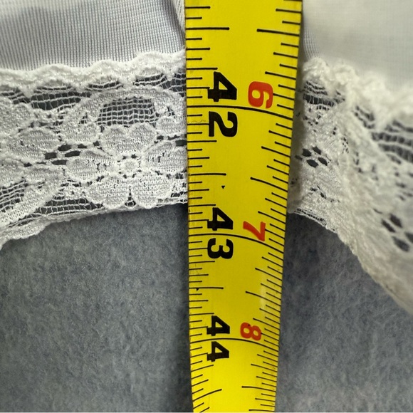 Vintage Vanity Fair Slip Dress Size 44 White Nylon Lace Trimmed Tiny Flaw - Picture 10 of 10